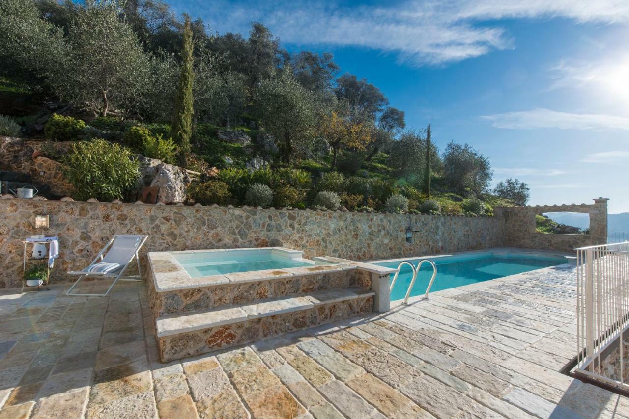 קמאיורה Charming Farmhouse In The Hills, Private Pool, Sea View, Dream Panorama מראה חיצוני תמונה